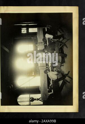 Essais sur poutres en béton simple et renforcé . Banque D'Images