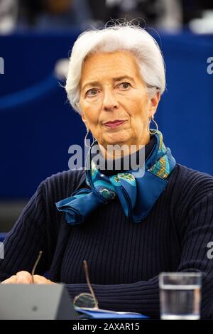 Strasbourg, France. 11 février 2020. Christine Lagarde, présidente de la Banque centrale européenne (BCE), siège dans la salle plénière du Parlement européen. Lagarde présente aujourd'hui au Parlement européen le rapport annuel 2018 de la BCE. Photo: Philipp von Ditfurth/dpa crédit: DPA Picture Alliance/Alay Live News Banque D'Images