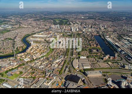 Vues aériennes sur le centre-ville de Cardiff, capitale du pays de Galles Banque D'Images