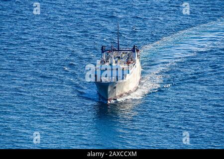 Vue aérienne du bateau de ferry de Proteus depuis Anes sur la route de l'île de Skopelos, Sporades, Grèce Banque D'Images