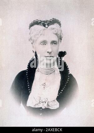 1890 CA : La princesse italienne MARIA ELISABETTA Duchessa di SAVOIA GENOVA ( Dresden 1830 - Stresa 1912 ), née princesse Maria Elisabeth von Sachsen , fille du roi Johann i Von SACHSEN (1801–1873) et Prinzessin Amalie Auguste von Bayern (1801–1877). Marié en Italie avec le prince Ferdinand Maria DUCA di GENOVA Savoia-Carignano (1822–1855), fils du roi Carlo Alberto di Sardegna Piemonte di Savoia et princesse Maria Theresia von Osterreich-Toskana HABSBURG . Elisabetta Savoia-Genova ont 2 fils: La Reine MARGHERITA di SAVOIA ( 1851 - 1926 ) , épouse et cousine du roi italien Umberto I ( 18 Banque D'Images