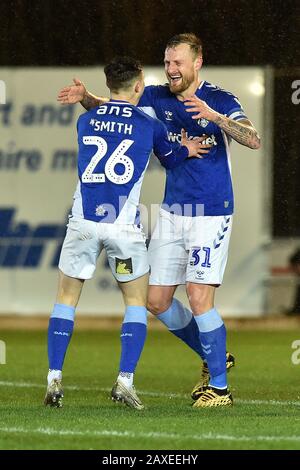 Exeter, Royaume-Uni. 11 février 2020. Exeter, ANGLETERRE - 11 FÉVRIER David Wheater (capitaine) d'Oldham Athletic célèbre son but lors du match de Sky Bet League 2 entre Exeter City et Oldham Athletic à St James' Park, Exeter, le mardi 11 février 2020. (Crédit: Eddie Garvey | MI News) la photographie ne peut être utilisée qu'à des fins de rédaction de journaux et/ou de magazines, licence requise à des fins commerciales crédit: Mi News & Sport /Alay Live News Banque D'Images