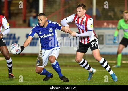 Exeter, Royaume-Uni. 11 février 2020. Exeter, ANGLETERRE - 11 FÉVRIER Archie Collins et Johan Branger of Oldham Athletic lors du match de la Sky Bet League 2 entre Exeter City et Oldham Athletic à St James' Park, Exeter, le mardi 11 février 2020. (Crédit: Eddie Garvey | MI News) la photographie ne peut être utilisée qu'à des fins de rédaction de journaux et/ou de magazines, licence requise à des fins commerciales crédit: Mi News & Sport /Alay Live News Banque D'Images