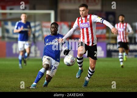 Exeter, Royaume-Uni. 11 février 2020. Exeter, ANGLETERRE - 11 FÉVRIER Archie Collins et Christopher Missilou d'Oldham Athletic lors du match de la Sky Bet League 2 entre Exeter City et Oldham Athletic à St James' Park, Exeter, le mardi 11 février 2020. (Crédit: Eddie Garvey | MI News) la photographie ne peut être utilisée qu'à des fins de rédaction de journaux et/ou de magazines, licence requise à des fins commerciales crédit: Mi News & Sport /Alay Live News Banque D'Images