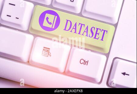 Jeu de données d'écriture de texte manuscrite. Collection de photos conceptuelles de nombres ou de valeurs qui se rapportent à un sujet particulier Banque D'Images