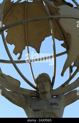 Atlas Statue au Oak Ridge Estate en Virginie, États-Unis Banque D'Images