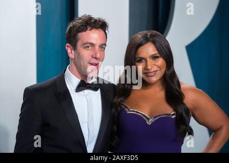 B.J. Novak et Mindy Kaling assistent à la Vanity Fair Oscar Party au Wallis Annenberg Center for the Performing Arts à Beverly Hills, Los Angeles, États-Unis, le 09 février 2020. | utilisation dans le monde entier Banque D'Images