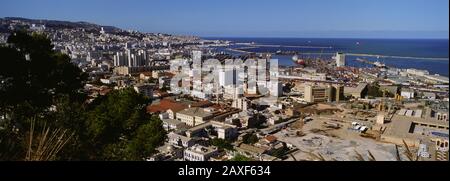 Vue panoramique sur une ville, Alger, Algérie Banque D'Images