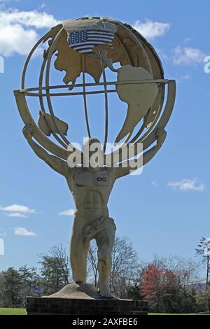 Atlas Statue au Oak Ridge Estate en Virginie, États-Unis Banque D'Images