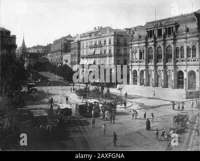 1890 CA , ALGER , ALGÉRIE : LA PLACE BRESSON ( aujourd'hui Place Port Said ) et le THÉÂTRE ( aujourd'hui Théâtre national algérien - l'Opéra ) - PIAZZA - PALAIS PAPAL - FOTO STORICHE - PHOTOS D'HISTOIRE - STOCK - GEOGRAFIA - GÉOGRAPHIE - ARCHITECTURE - ARCHITETTURA - COLONIE - COLONIA - COLONIALISME - COLONIALISMO FRANCESE - ALGÉRIE - ALGERI - PIAZZA - AFRIQUE DU NORD - MAGAGIN - OMINIBUS A CAVALLI - FOLLA - FOULES - Gente - passanti - Alger la Blanche © Archivio GBB / Banque D'Images