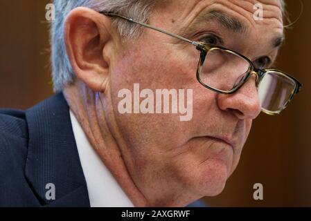 Pékin, États-Unis. 11 février 2020. Le président de La Réserve fédérale américaine Jerome Powell témoigne devant le Comité des services financiers de la Chambre lors de l'audience sur la politique monétaire et l'état de l'économie tenue à Capitol Hill, à Washington, DC, aux États-Unis, le 11 février 2020. Crédit: Ting Shen/Xinhua/Alay Live News Banque D'Images