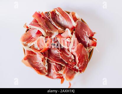 Jamon vue de dessus. Délicieux jambon curé typique de l'espagne. En italie est connu sous le nom de prosciutto Banque D'Images