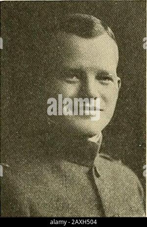 Etat de Pennsylvanie dans la guerre mondiale . ter. Townsend, RALPH S., est entré dans le camp de train des officiers de la deuxième Réserve à Plattsburg, N. Y., le 23 août 1917, et a été commissionneddeuxième lieutenant. Artillerie de campagne, le 27 novembre 1917, et a été affecté à la 351ème Artillerie de campagne au Camp Meade, mort. Il a rejoint le régimentle 15 décembre 1917. Le Lieutenant Townsend a navigué pour la France avec son regi-ment le 19 juin 1918, et après une formation spéciale en défense du gaz à Chaumontwent en action la dernière partie d'octobre 1918, dans la sectorentre Marbach Nancy et Metz, à l'aide d'obusiers de 155 mm, tracteur dessiné. Il a été prompt Banque D'Images