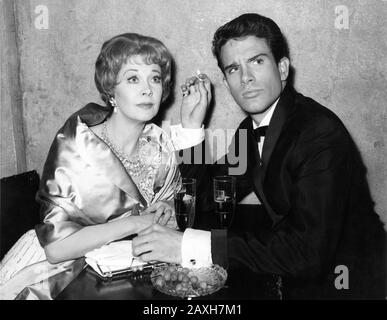 VIVIEN LEIGH ET WARREN BEATTY AU PRINTEMPS ROMAIN DE MME. Pierre 1961 réalisateur JOSE QUINTERO roman TENNESSEE WILLIAMS scénario Gavin Lambert costumes de Mlle Leigh Pierre Balmain Louis de Rochemont Associates / Warner Bros. Banque D'Images