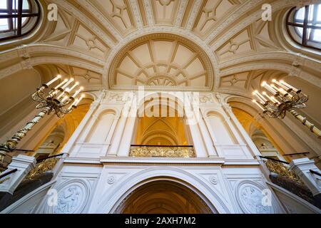 Intérieur de l'Académie hongroise des sciences (MTA), son bâtiment central a été inauguré en 1865, dans le style de l'architecture Renaissance Revival. Banque D'Images