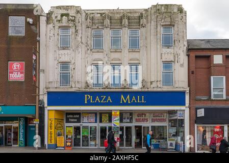 Le centre commercial Plaza Mall, situé dans le centre-ville de Dudley, West Midlands, Royaume-Uni Banque D'Images