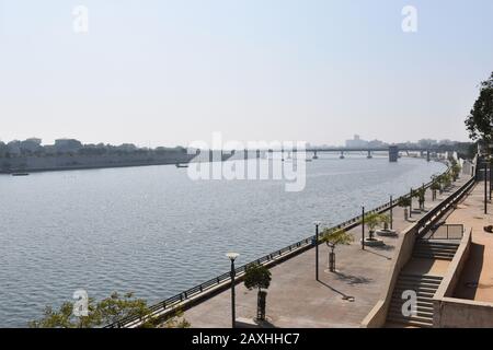 Sabarmati Riverfront Ahmedabad, sur la rive occidentale est le Gandhi Ashram à Sabamati, Ahmedabad, Gujarat Banque D'Images