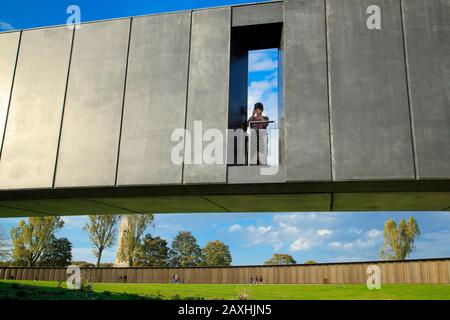 Ablain-Saint-Nazaire (nord de la France) : l'Anneau de la mémoire à notre-Dame de Lorette Nécropole, également connue sous le nom d'Ablain-sain Banque D'Images