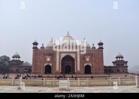 Agra, Uttar Pradesh, Inde, janvier 2020, vue de face de la Mosquée Kau Ban au complexe Taj Mahal Banque D'Images