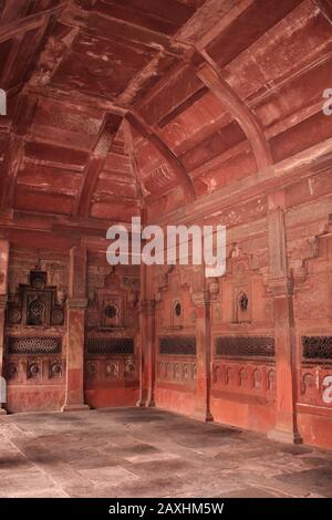 Détail intérieur du fort de plafond Agra, forteresse du XVIe siècle de grès rouge située sur la rivière Yamuna, Agra, Uttar Pradesh, Inde Banque D'Images