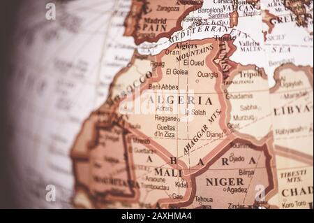 Gros plan de l'Algérie sur la carte du monde - grand pour les articles géographiques Banque D'Images