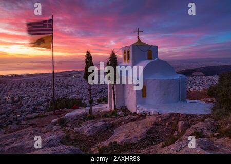 Prophétesse Ilias sur la montagne Himettus et vue sur Athènes. Banque D'Images