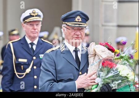 Stockholm, SUÈDE - 30 AVRIL 2018 : la célébration du roi Carl XVI Gustaf 72 ans, au Palais Royal. Banque D'Images