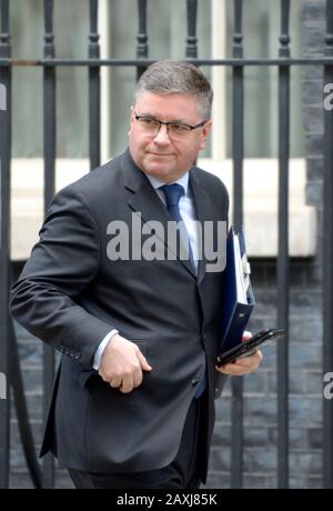 Robert Buckland QC député (Lord Chancellor and Secretary of State for Justice) quitte une réunion du cabinet à Downing Street, février 2020. Banque D'Images