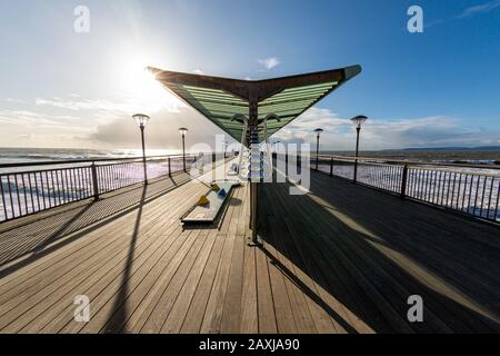 Boscombe Pier, Dorset, Royaume-Uni sous le soleil de l'hiver Banque D'Images