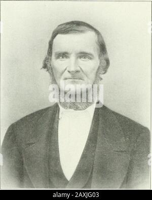 Le passé et le présent de Vermilion County, Illinois .. . Martha (Robinson) Miller, qui étaient tous deux des autochtones du comté de Montgomery, dans l'Indiana, et y étaient mariés. Le fath-er était un agriculteur par profession et en 1862 enlevé à l'Iowa, où il portait des activités agroculturelles jusqu'en 1866, quand il becamea résident du comté de Vermilion, Illinois.Après trois ans d'agriculture, il a fait son apparition dans la ville de Hoopeston, où il s'est engagé dans les affaires de la marne et de la gran-ite jusqu'en 1899. Lorsqu'il a pris sa retraite et s'est déplacé à Danville. Il y mourut le 23 juillet 1901. Il était démocrate Init pas un poli-ticien et soignait Banque D'Images
