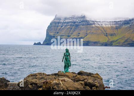 Statue de Selkie ou le sceau de l'épouse dans Mikladalur, Îles Féroé Banque D'Images