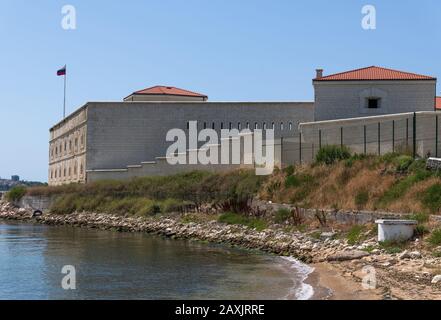 Sébastopol, Crimée - 3 juillet 2019. La batterie de Konstantinovskaya est le musée de la forteresse militaire Banque D'Images