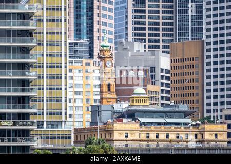 Australie, port de Sydney, gratte-ciel avec gratte-ciel et vieux bâtiment Banque D'Images