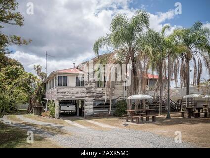 Australie, Queensland, Sur la route, vieille maison Banque D'Images