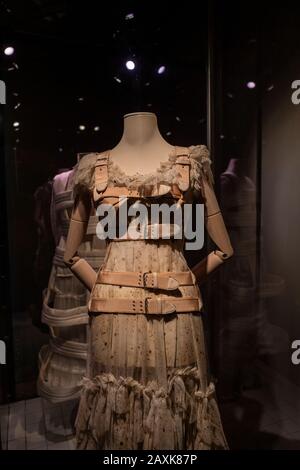 Robes et objets appartenant à Frida Kahlo dans sa maison de Mexico, au Mexique Banque D'Images