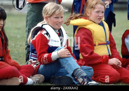 Zara Phillips yachting au centre de voile Papercourt, Angleterre avril 1990 Banque D'Images