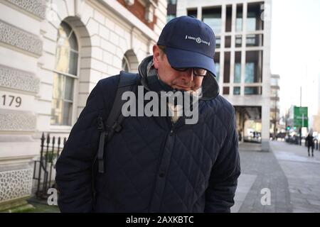 James Lattimer à l'extérieur de la Cour des magistrats de Westminster qui a été dit par un juge, il pourrait aller en prison pour avoir fait une carte de membre pour le terrain de cricket de Lord qui lui a donné accès aux meilleurs sièges. Banque D'Images