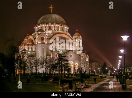 Cathédrale Saint-Sava à Belgrade, Serbie. Photographie de nuit. Banque D'Images