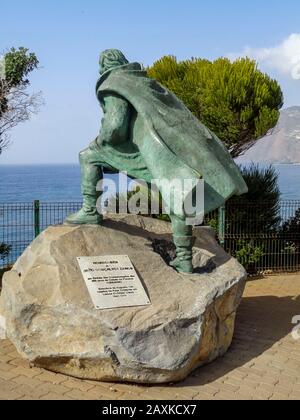 Statue de João Gonçalves Zarco sur la Frente Mar à Funchal, Madère, Portugal, Union européenne Banque D'Images