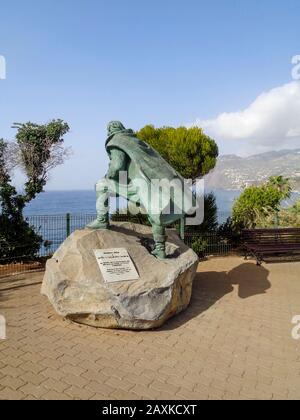 Statue de João Gonçalves Zarco sur la Frente Mar à Funchal, Madère, Portugal, Union européenne Banque D'Images