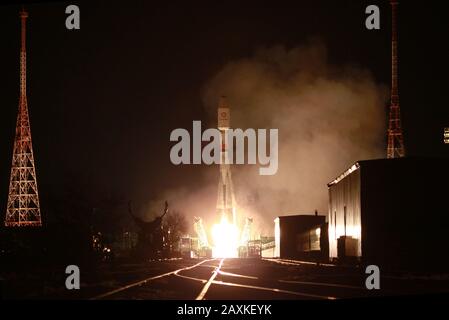 Baïkonur COSMODROME - 7 février 2020 - le véhicule de lancement Soyuz-2.1b et les satellites de communication OneWeb ont été lancés avec succès Banque D'Images