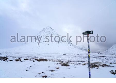 Glencoe, Écosse, Royaume-Uni. 12 février 2020. De fortes chutes de neige dans les Highlands écossais de Rannoch Moor et Glencoe ont vu ici être gravement touchés. Crédit: Craig Brown/Alay Live News Banque D'Images