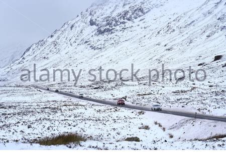 Glencoe, Écosse, Royaume-Uni. 12 février 2020. De fortes chutes de neige dans les Highlands écossais, l'A82 à Rannoch Moor et Glencoe ont vu ici être gravement touchés. Crédit: Craig Brown/Alay Live News Banque D'Images