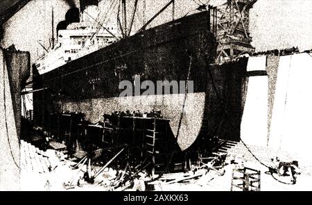 Un croquis DU R M S MAJESTIC (White Star Ocean liner) dans Southampton Graving Dock des années 1940. Construit à l'origine sous le nom de SS Bismarck et plus tard devenu un navire d'entraînement de la Royal Navy en train d'être renommé HMS Caledonia, survivant de peu à être abandonné par Thomas Ward . Elle était autrefois le plus grand navire au monde. Elle a fini ses jours après avoir pris feu en 1939 et s'être coulant. Elle a été soulevée à nouveau et mise au rebut en 1943 Banque D'Images