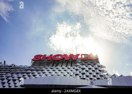 Bangkok, Thaïlande - 3 juin 2017, le grand logo rouge de la SHOWDC sur le bâtiment de la façade, est le concept de destination touristique en 2017 où situé sur Rama 9 distrait Banque D'Images