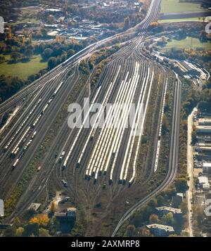 Tirs aériens, dépôt de fret Hamm, transport, transport express interurbain, transport ferroviaire, aires de stationnement de wagons, voies, triage, Hamm, R Banque D'Images