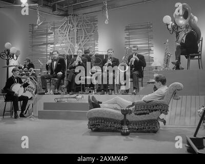 TV Meet the Band , The Temperance Seven 6 augustus 1962 Banque D'Images