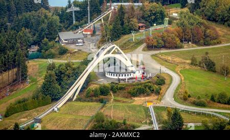 Vues aériennes, Saint Georg de saut à ski Winterberg, Winterberg, Sauerland, Rhénanie-du-Nord-Westphalie, Allemagne Banque D'Images