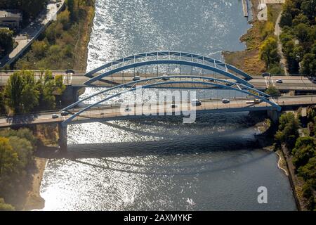 Vues aériennes, l'Elbe, le pont d'Elbe, le pont d'Elbe, le pont de Jérusalem, les autoponts, Markgrafenstrasse, Werder, Magdeburg, Saxe-Anhalt, Allemagne Banque D'Images