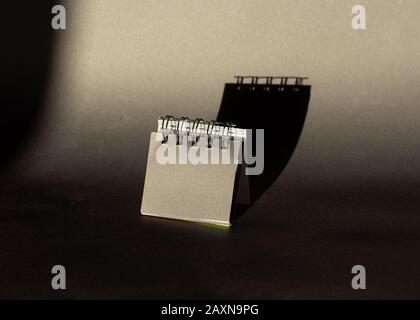 Vente minimaliste de concept noir ou le vendredi noir pour des idées créatives. Maquette. Banque D'Images